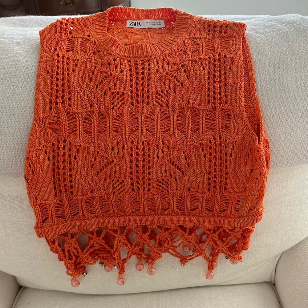 Zara orange knit crop top with beaded bottom Size Small